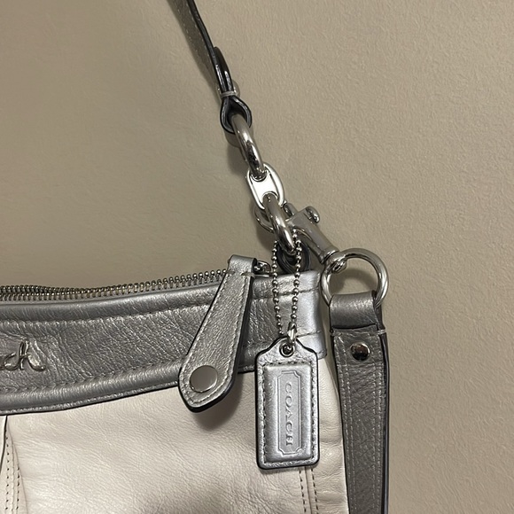 Cream cross body coach bag - Picture 3 of 7